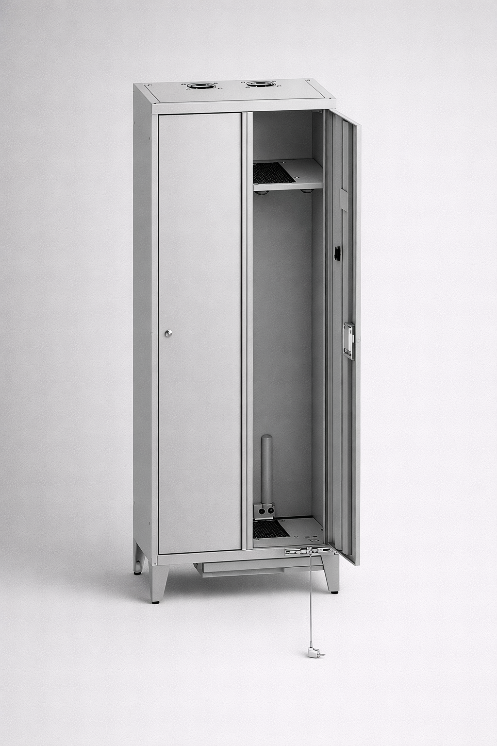 Staff locker SumW 421m – without divider - orderly personal storage and a repeatable