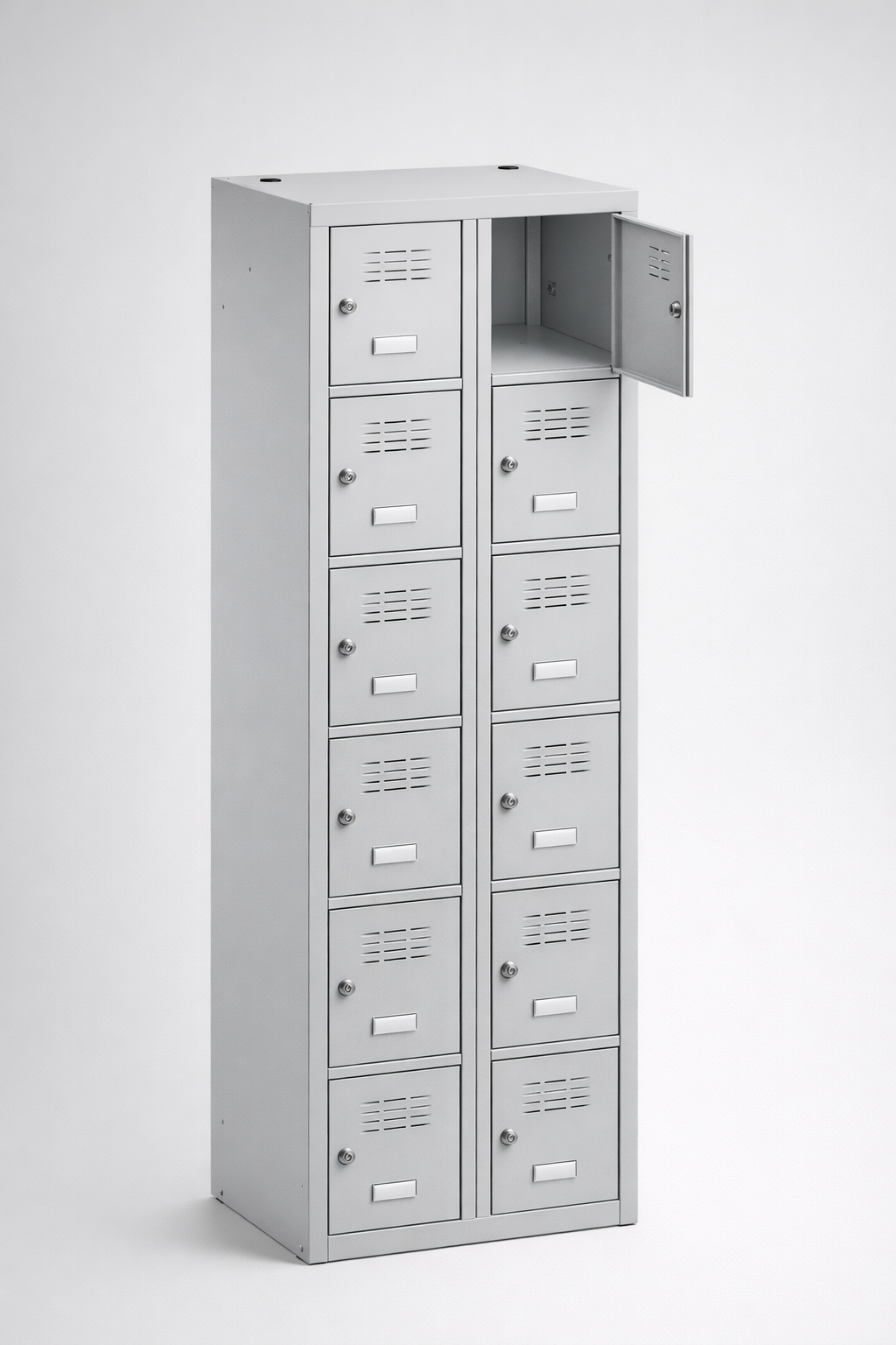 School locker MSus 326 - orderly storage of student belongings, classroom