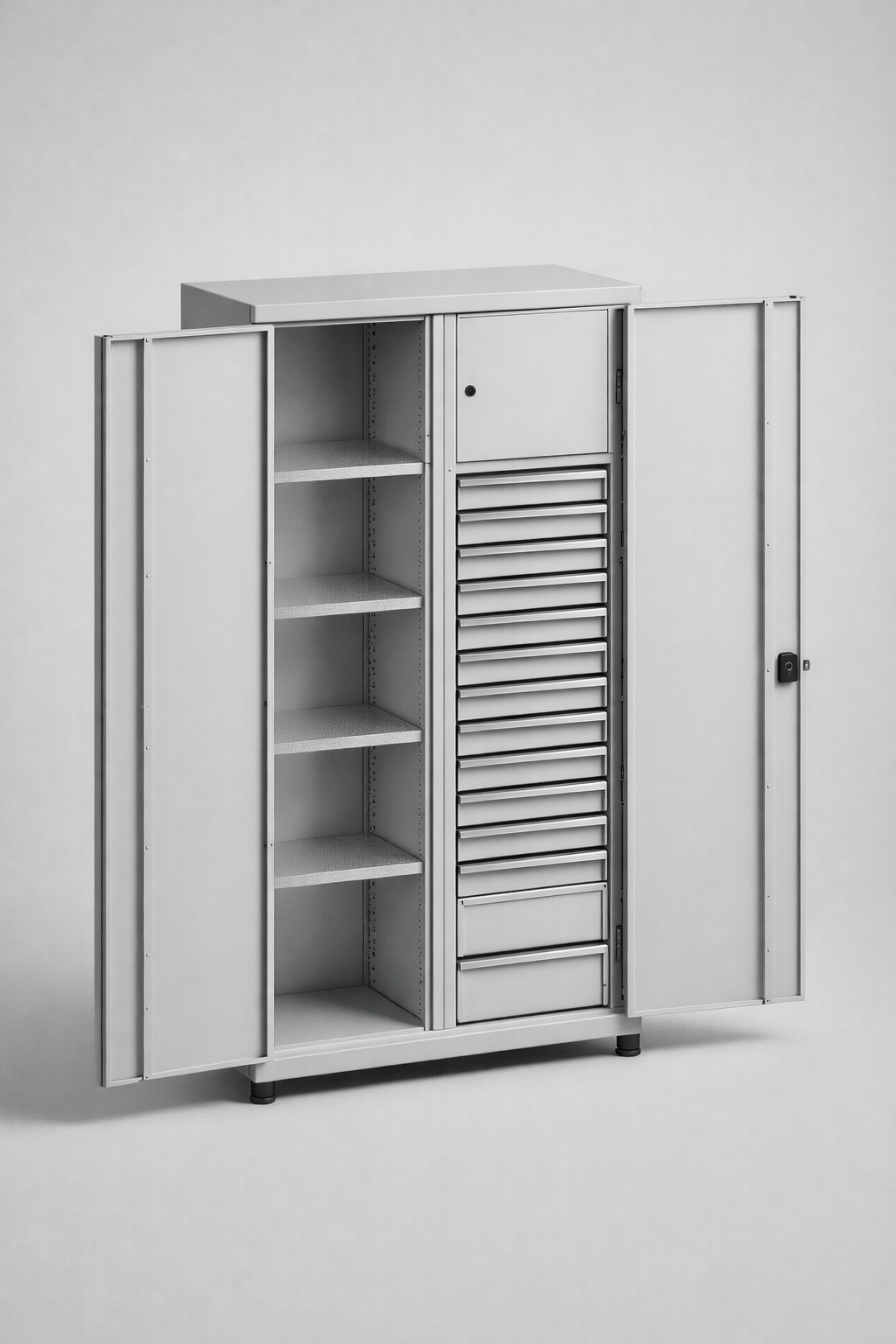 Workshop cabinet MSW210/5-31 - organised tools, components and service equipment