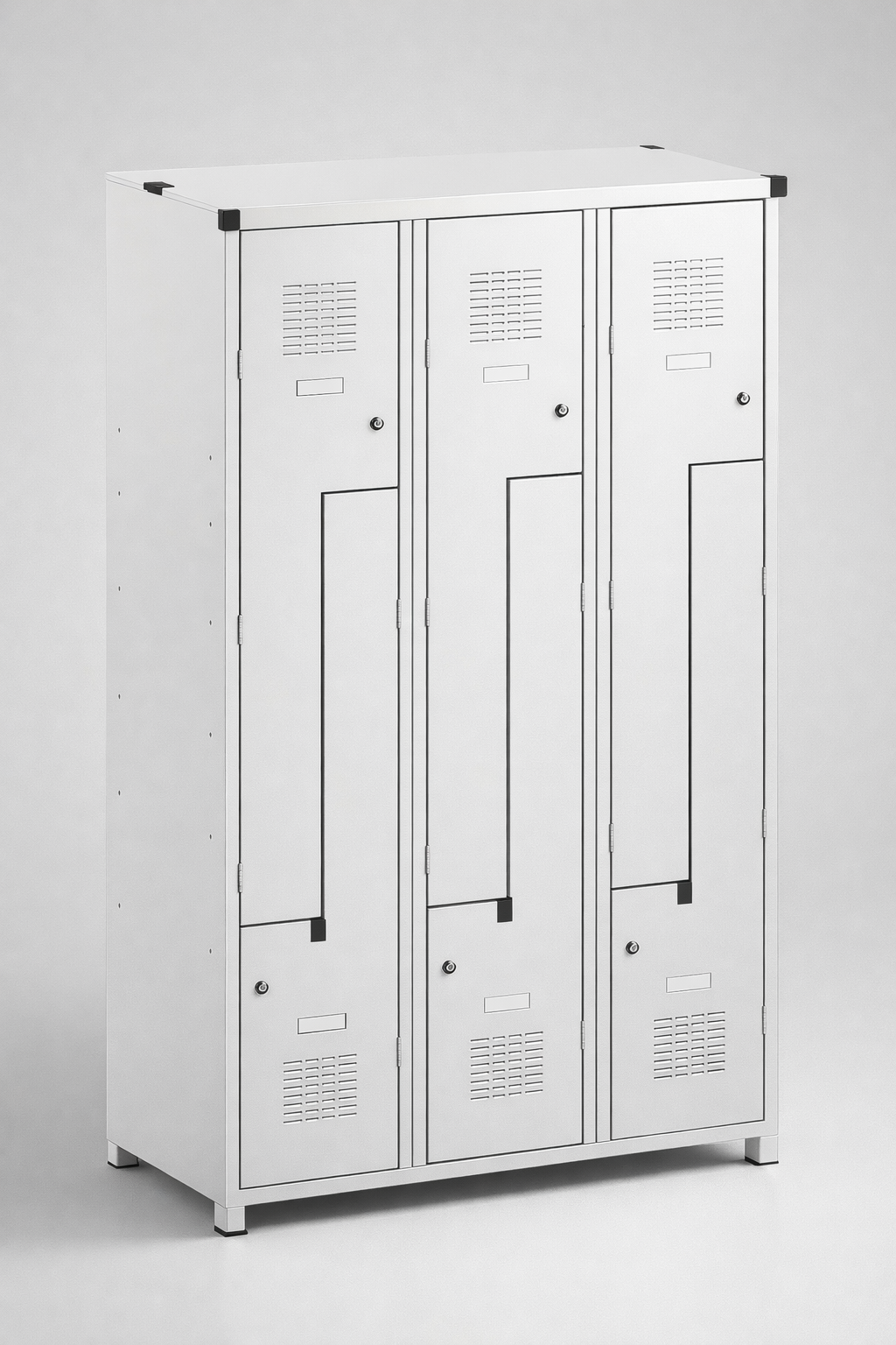 L-shaped staff locker Sul 33 W st - efficient use of changing-room space while keeping