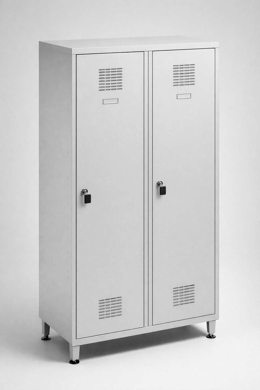 Staff locker Sum 421 W st - orderly personal storage and a repeatable